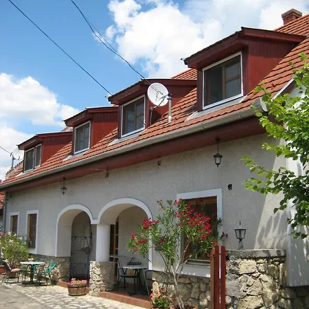 Apartament Myrna Haz