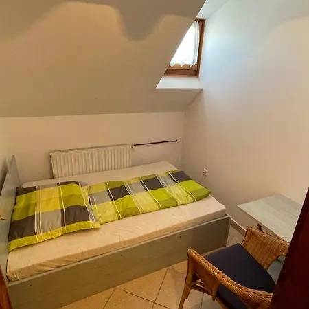 Apartament Myrna Haz